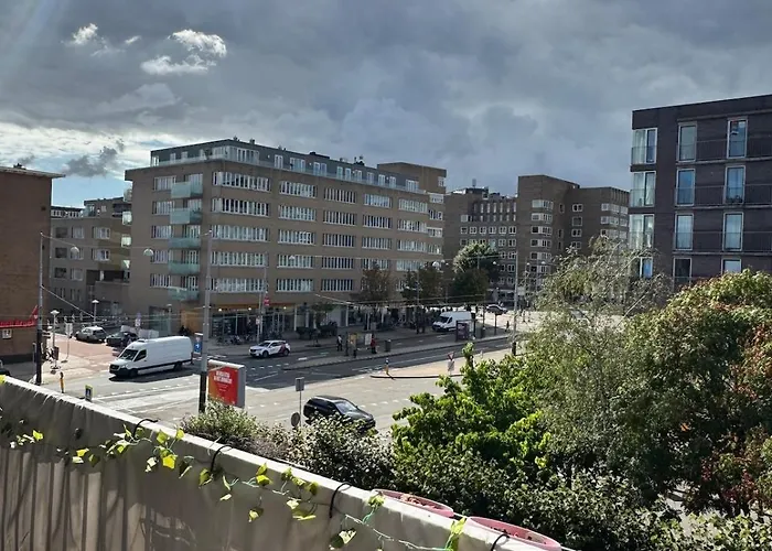 Cozy&sunny In West Appartement