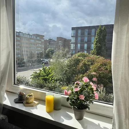 Apartment Cozy & Sunny In West Amsterdam